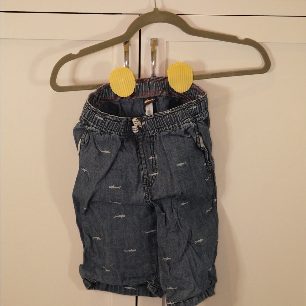 Tea Collection shark shorts